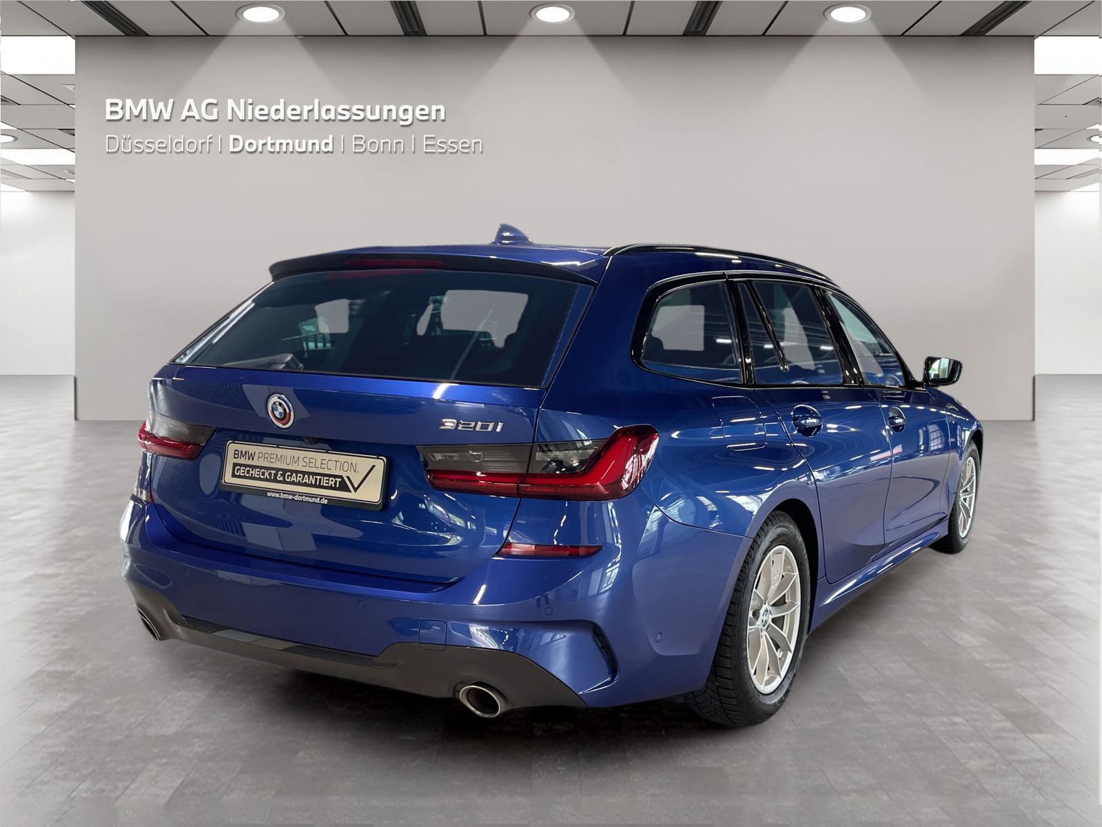 BMW 320 2022 г. Синий, пробег 50287 км