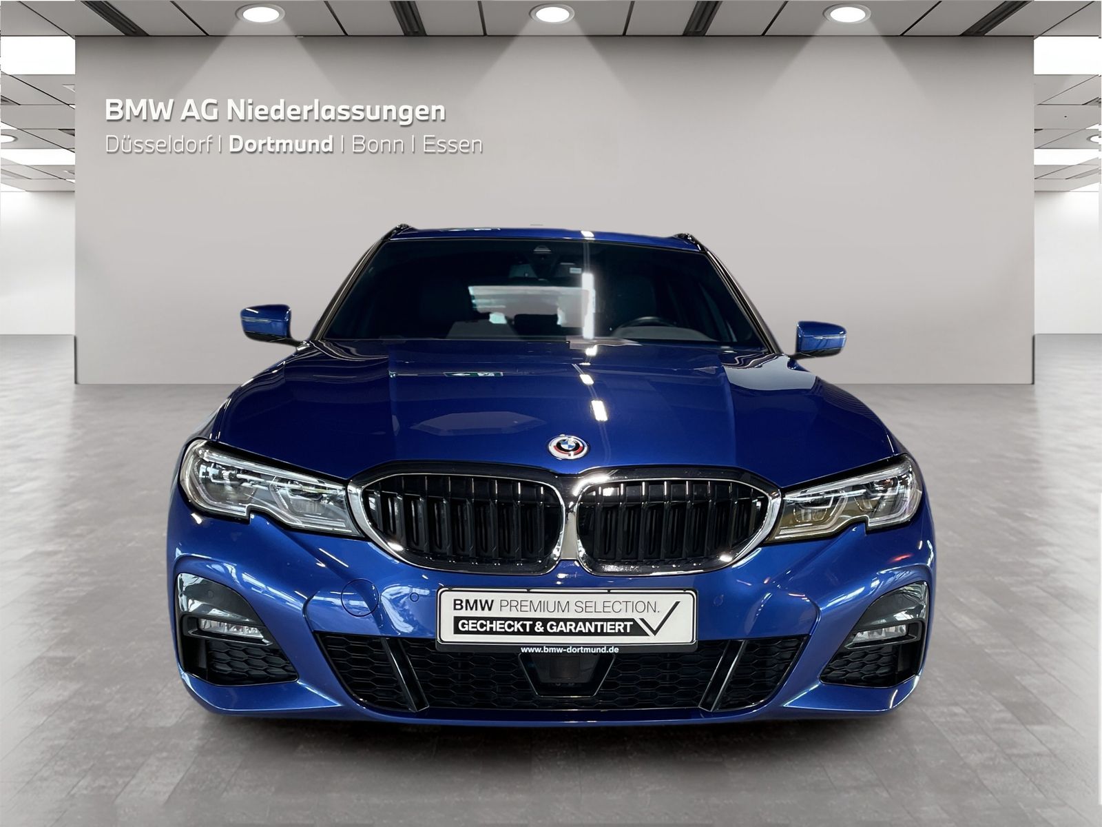 BMW 320 2022 г. Синий, пробег 50287 км