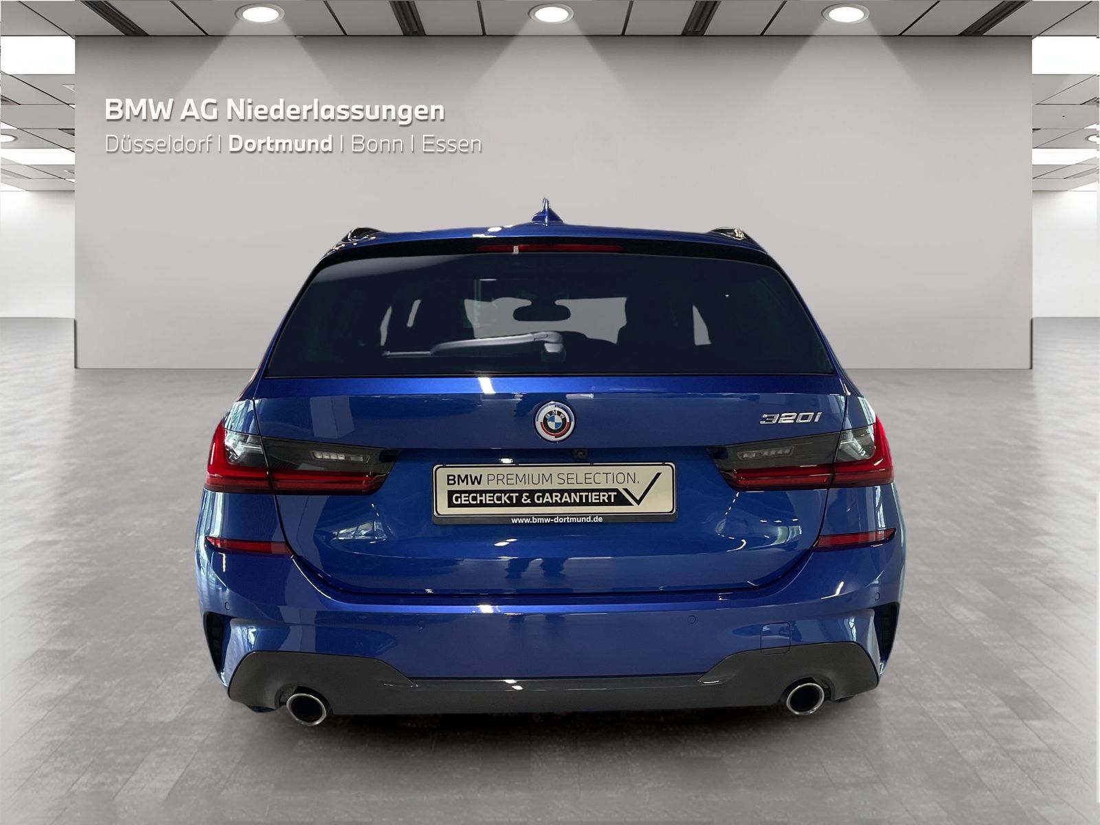BMW 320 2022 г. Синий, пробег 50287 км