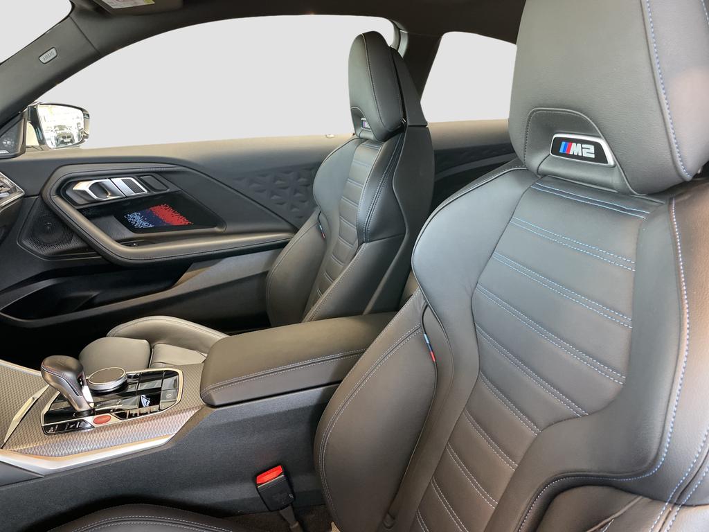 BMW M2 2023 г. Белый, пробег 22643 км