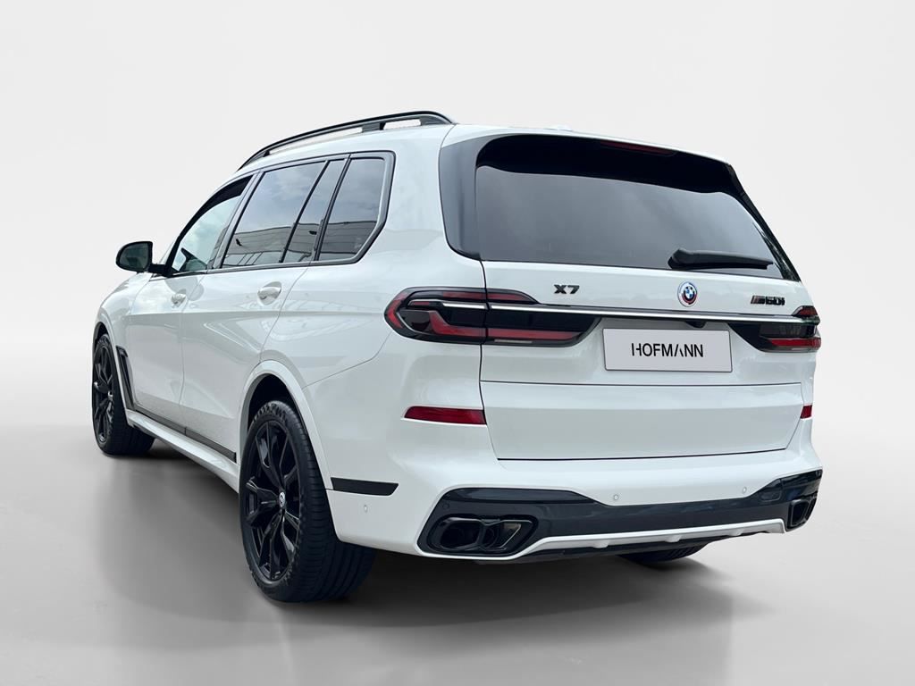 BMW X7 M60 2023 г. Белый, пробег 47000 км