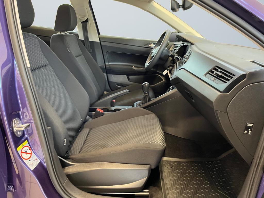 Volkswagen Polo 2022 г. Фиолетовый, пробег 49691 км