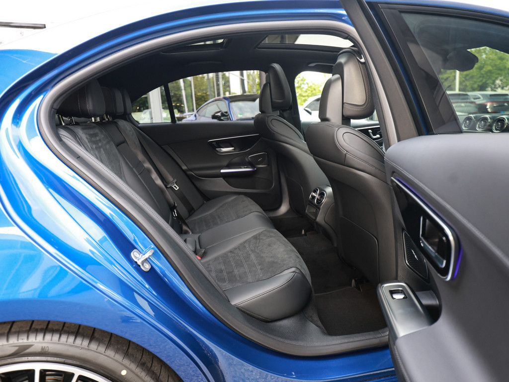 Mercedes-Benz C 220 2026 г. Синий, пробег 14500 км