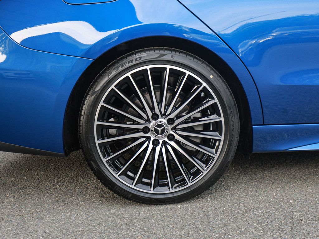 Mercedes-Benz C 220 2026 г. Синий, пробег 14500 км