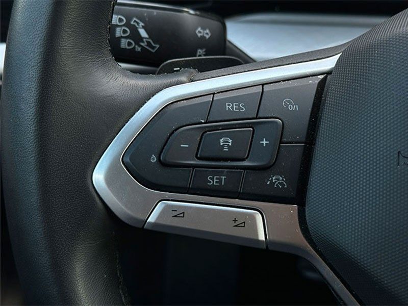 Volkswagen Golf 2024 г. Серый, пробег 50795 км