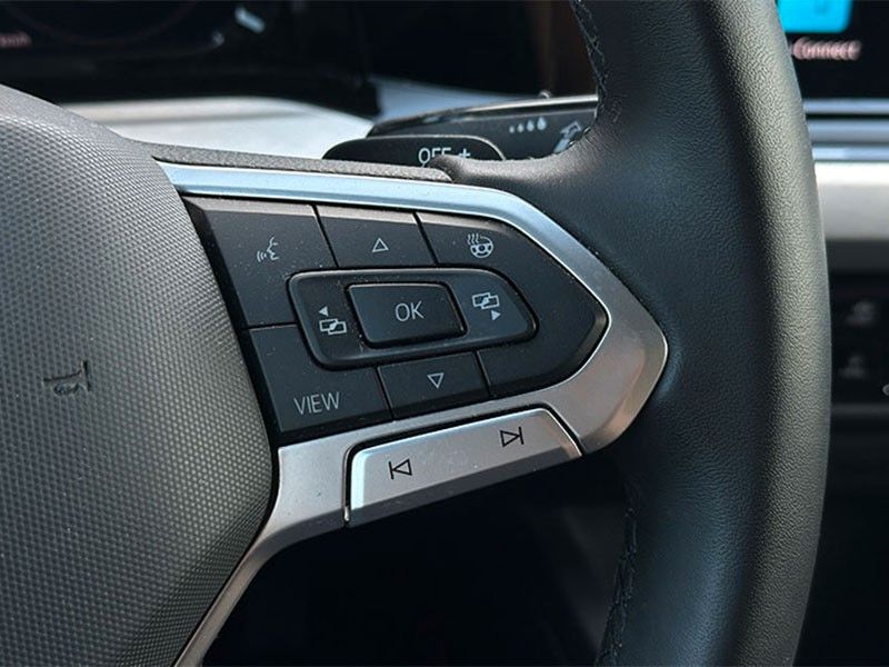 Volkswagen Golf 2024 г. Серый, пробег 50795 км