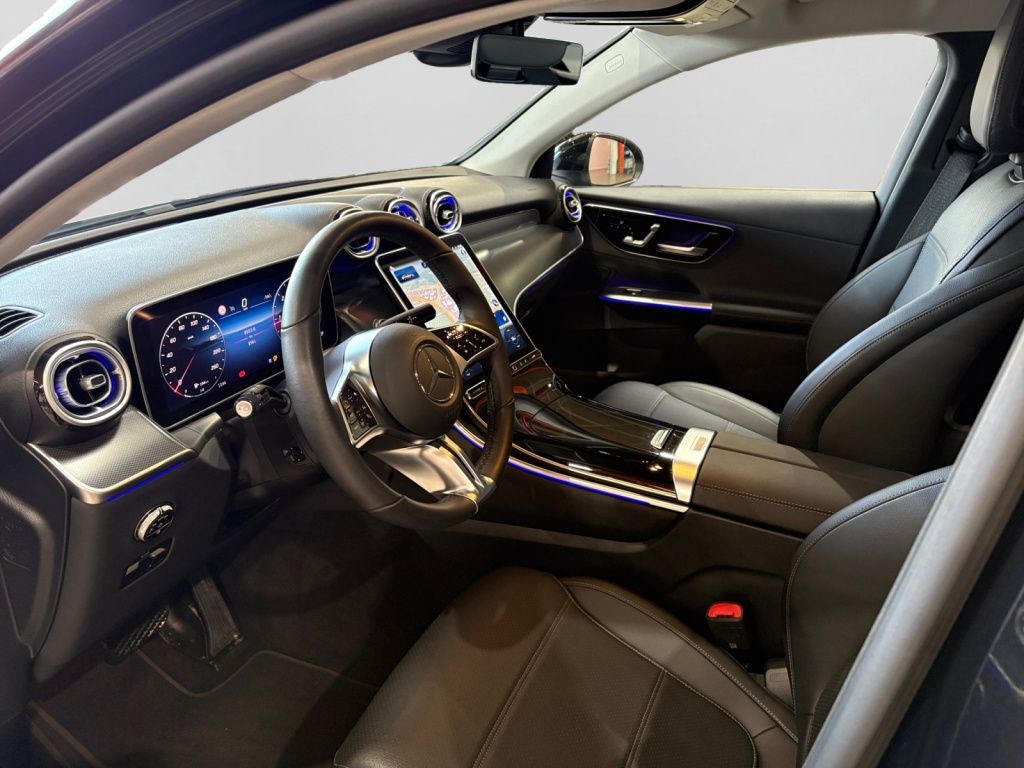 Mercedes-Benz GLC 220 2025 г. Чёрный, пробег 8556 км