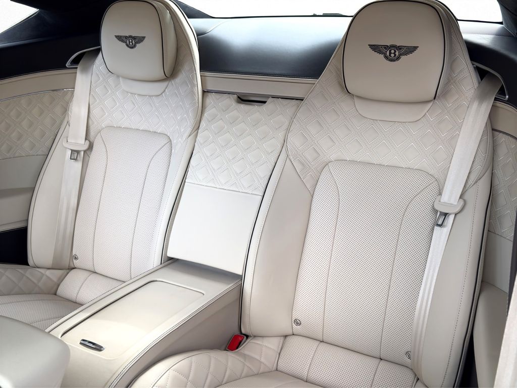 Bentley Continental GT 2022 г. Белый, пробег 54900 км