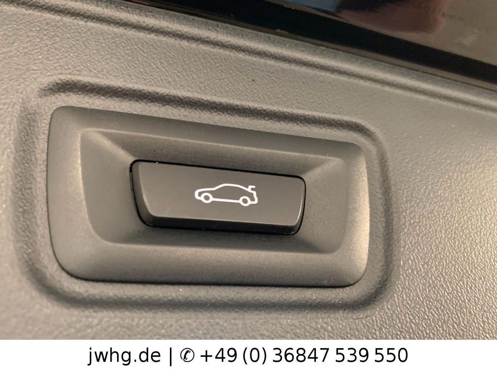 BMW 520 2024 г. Чёрный, пробег 60000 км