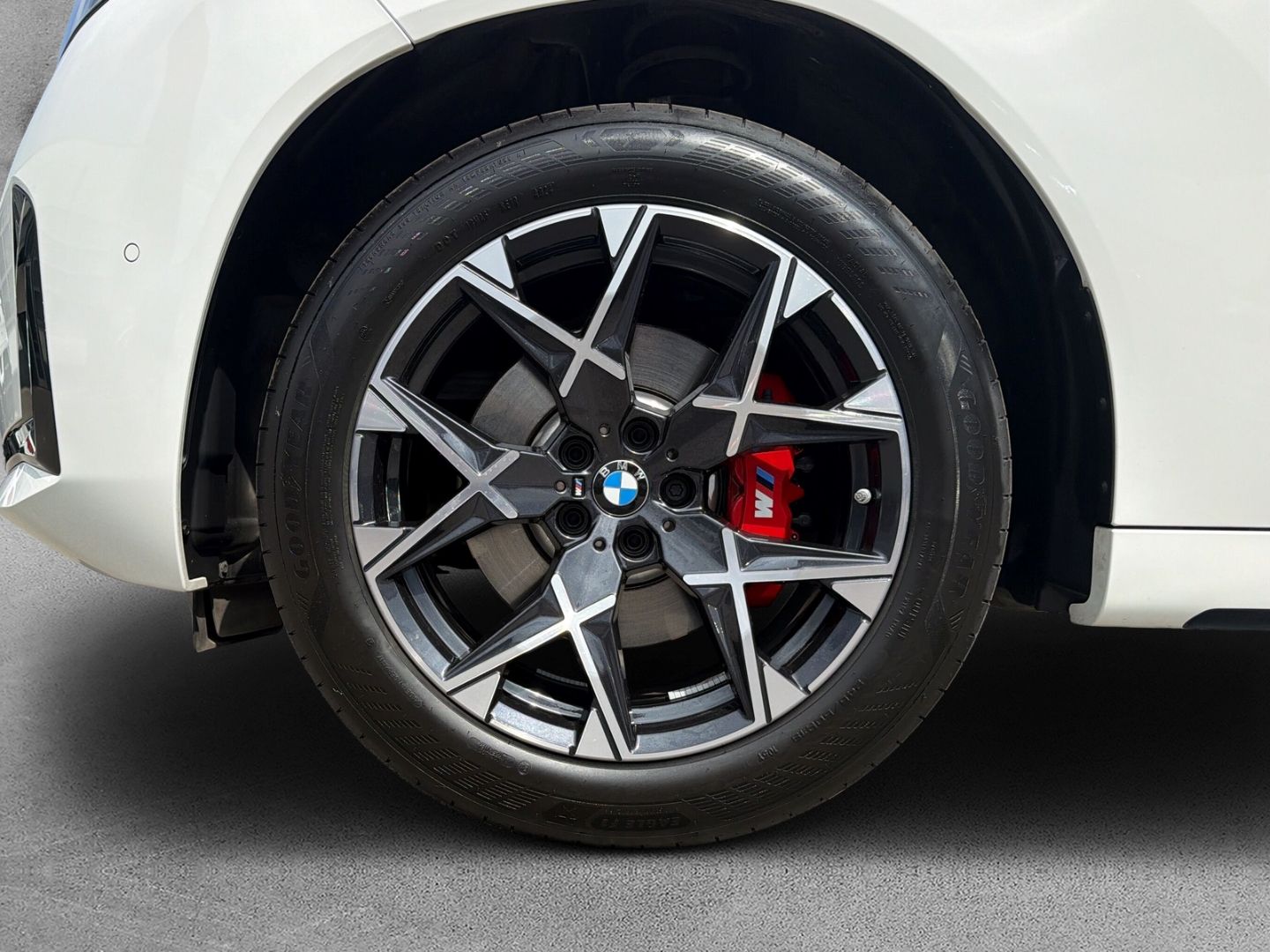 BMW X3 2025 г. Белый, пробег 6727 км