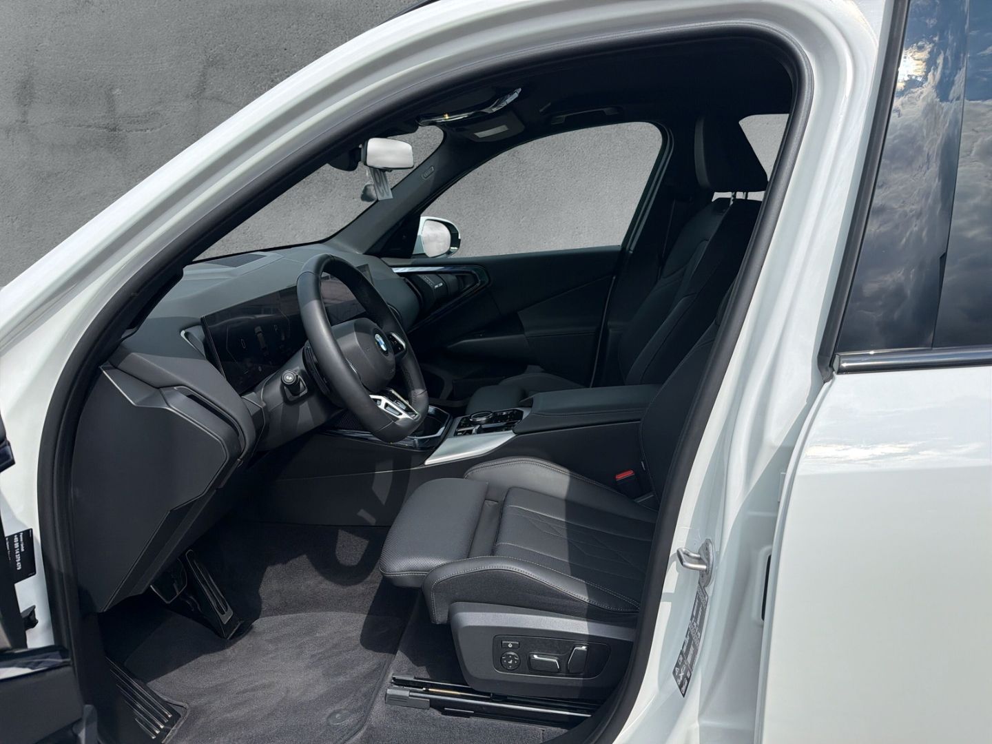 BMW X3 2025 г. Белый, пробег 6727 км