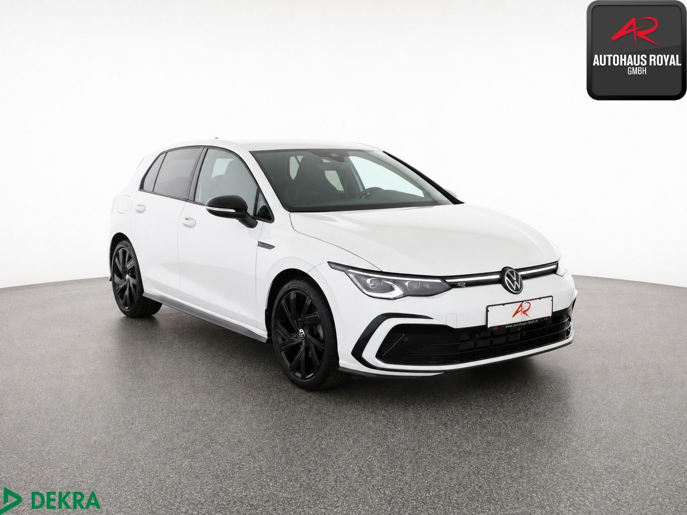 Volkswagen Golf 2024 г. Белый, пробег 18214 км