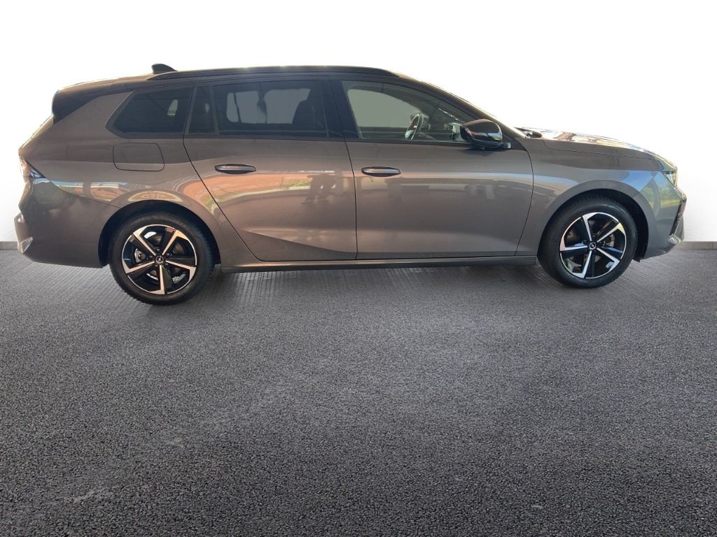 Opel Astra 2025 г. Серый, пробег 32517 км
