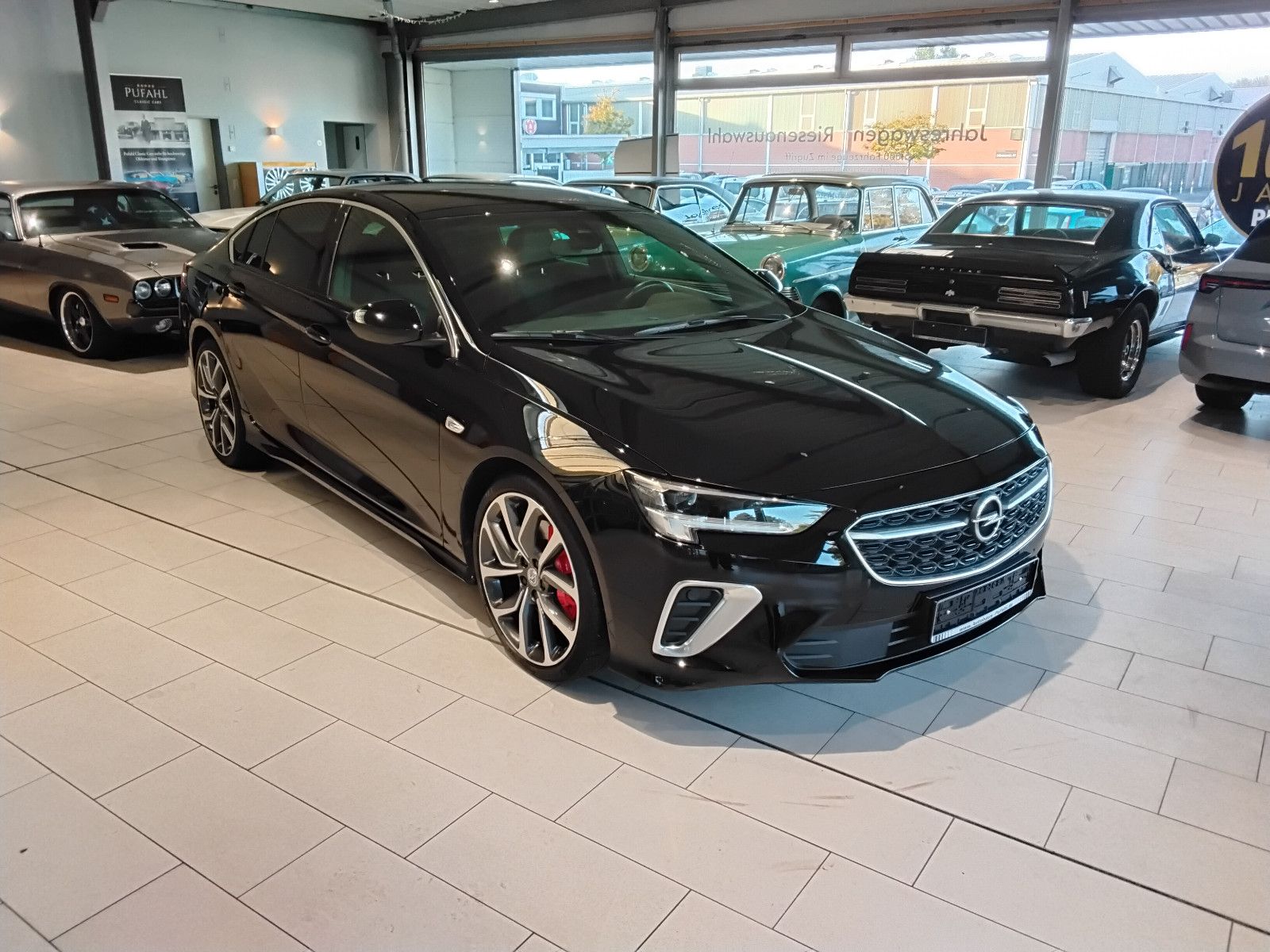 Opel Insignia 2022 г. Чёрный, пробег 35000 км