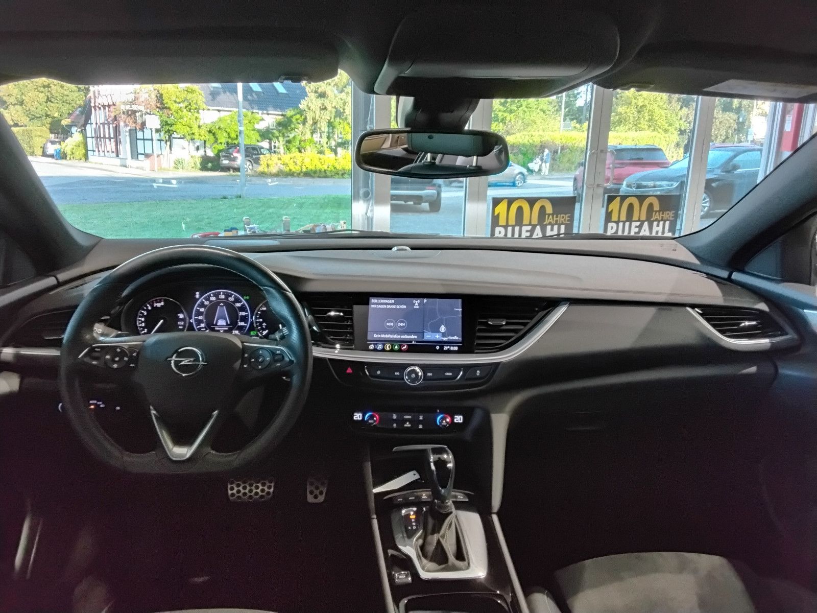 Opel Insignia 2022 г. Чёрный, пробег 35000 км