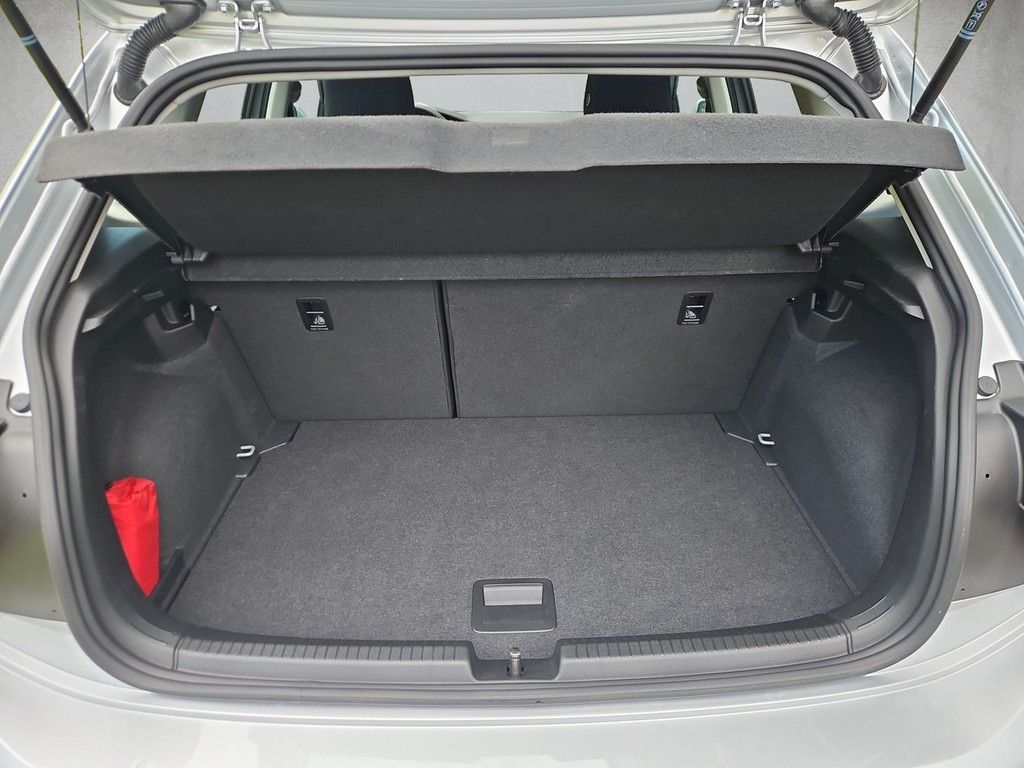 Volkswagen Polo 2024 г. Серебристый, пробег 18161 км