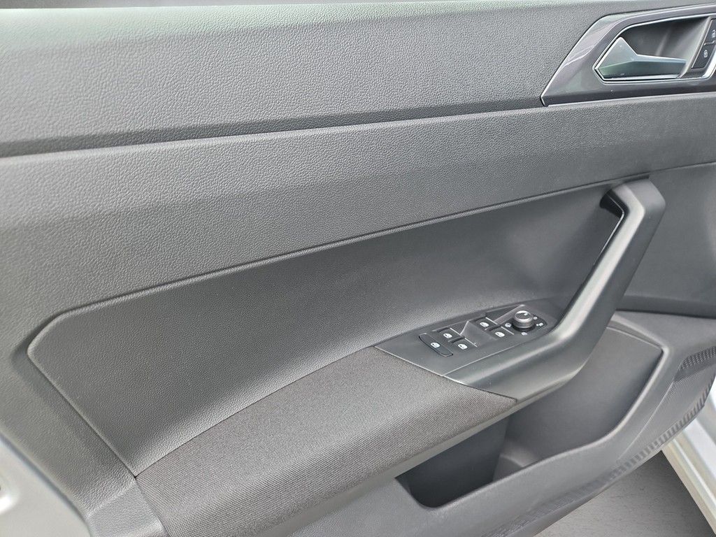 Volkswagen Polo 2024 г. Серебристый, пробег 18161 км