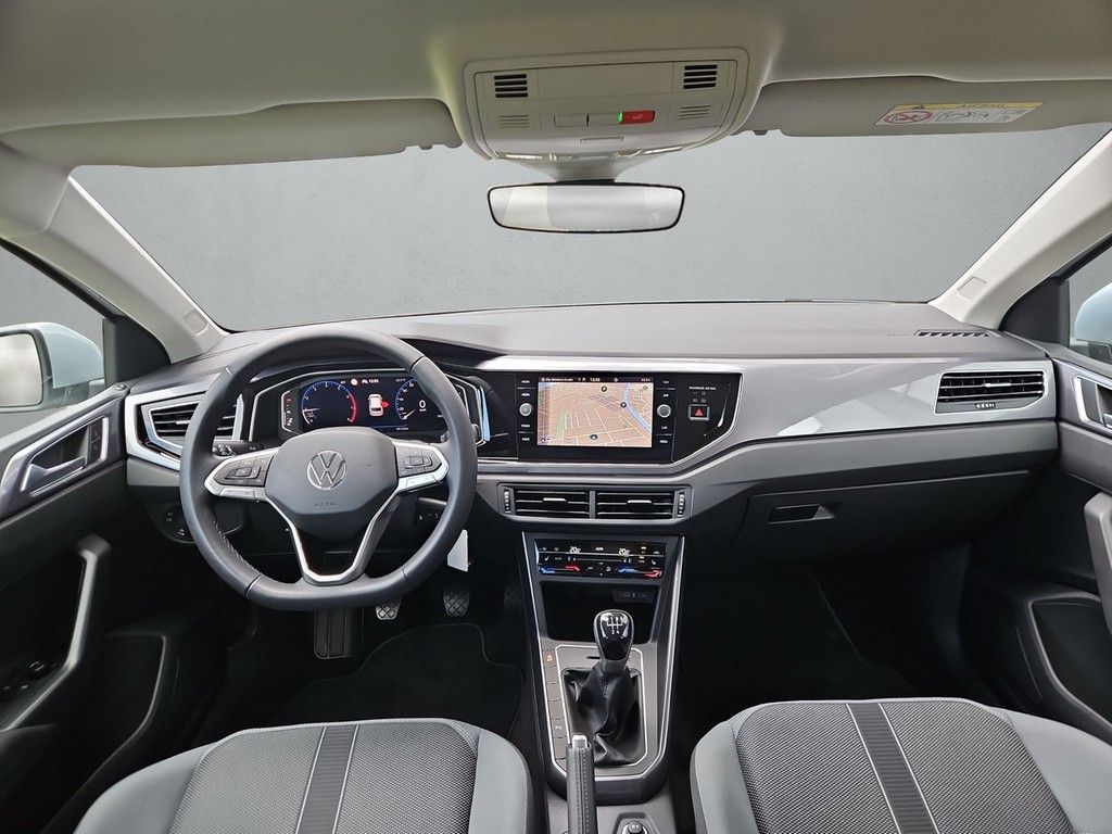 Volkswagen Polo 2024 г. Серебристый, пробег 18161 км