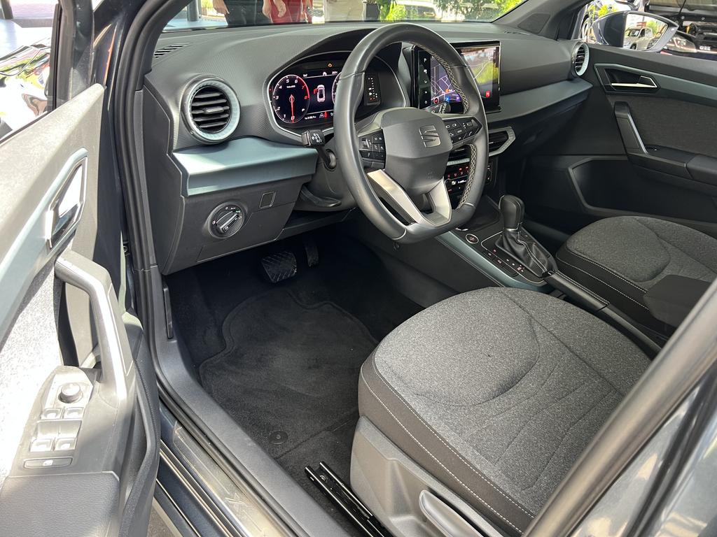 SEAT Arona 2024 г. Серый, пробег 52627 км