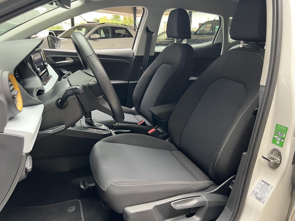 SEAT Ibiza 2023 г. Белый, пробег 50615 км