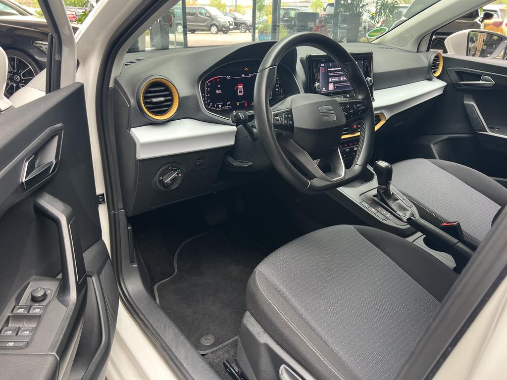 SEAT Ibiza 2023 г. Белый, пробег 50615 км