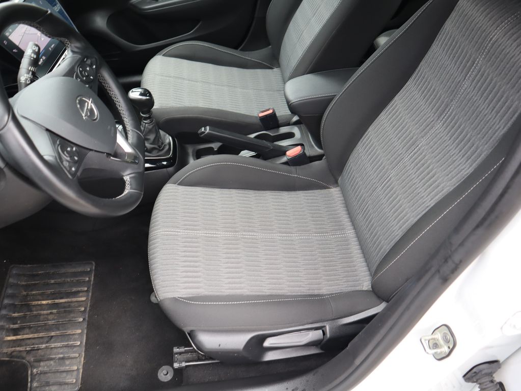 Opel Corsa 2022 г. Белый, пробег 33641 км