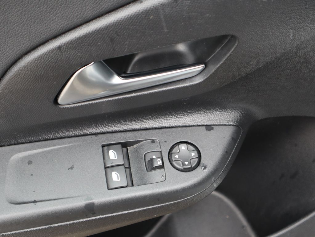 Opel Corsa 2022 г. Белый, пробег 33641 км