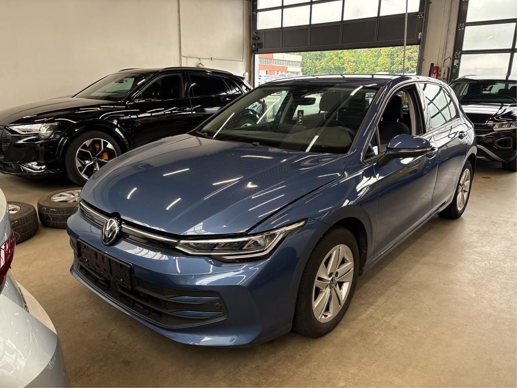 Volkswagen Golf 2024 г. Синий, пробег 53620 км