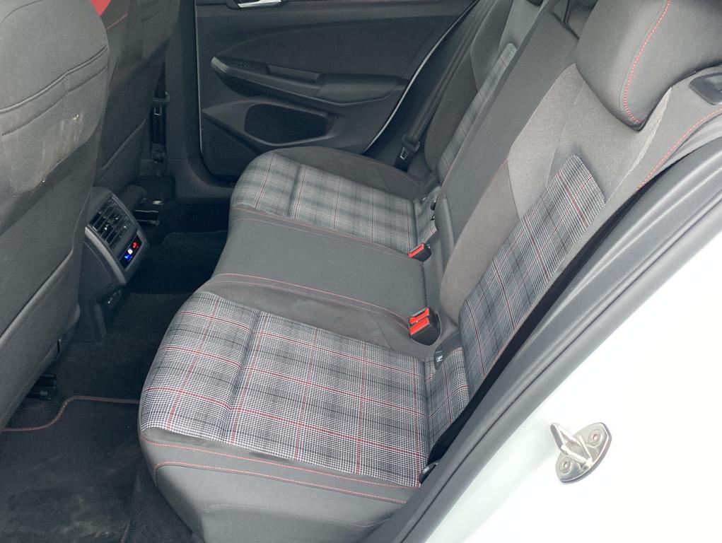 Volkswagen Golf 2024 г. Белый, пробег 32011 км