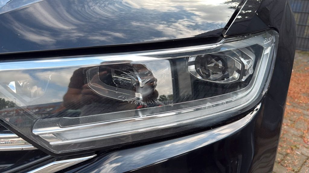 Volkswagen T-Roc 2022 г. Чёрный, пробег 57000 км