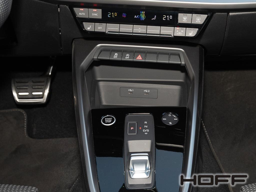 Audi A3 2023 г. Синий, пробег 55000 км