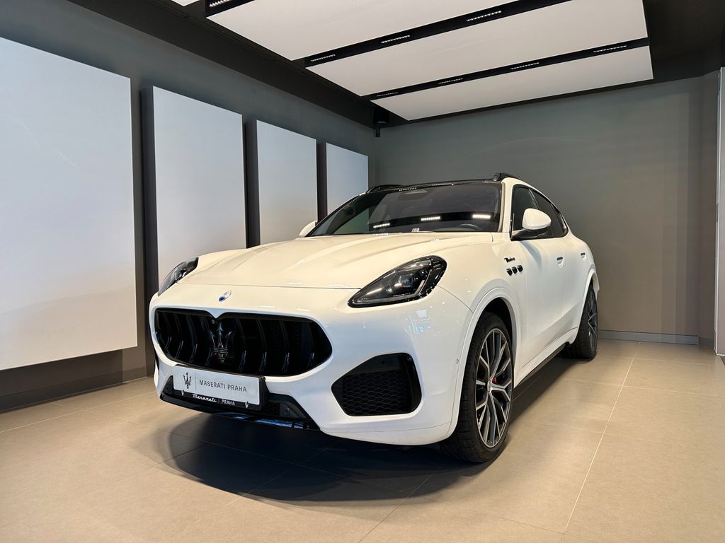 Maserati Grecale 2024 г. Белый, пробег 54100 км