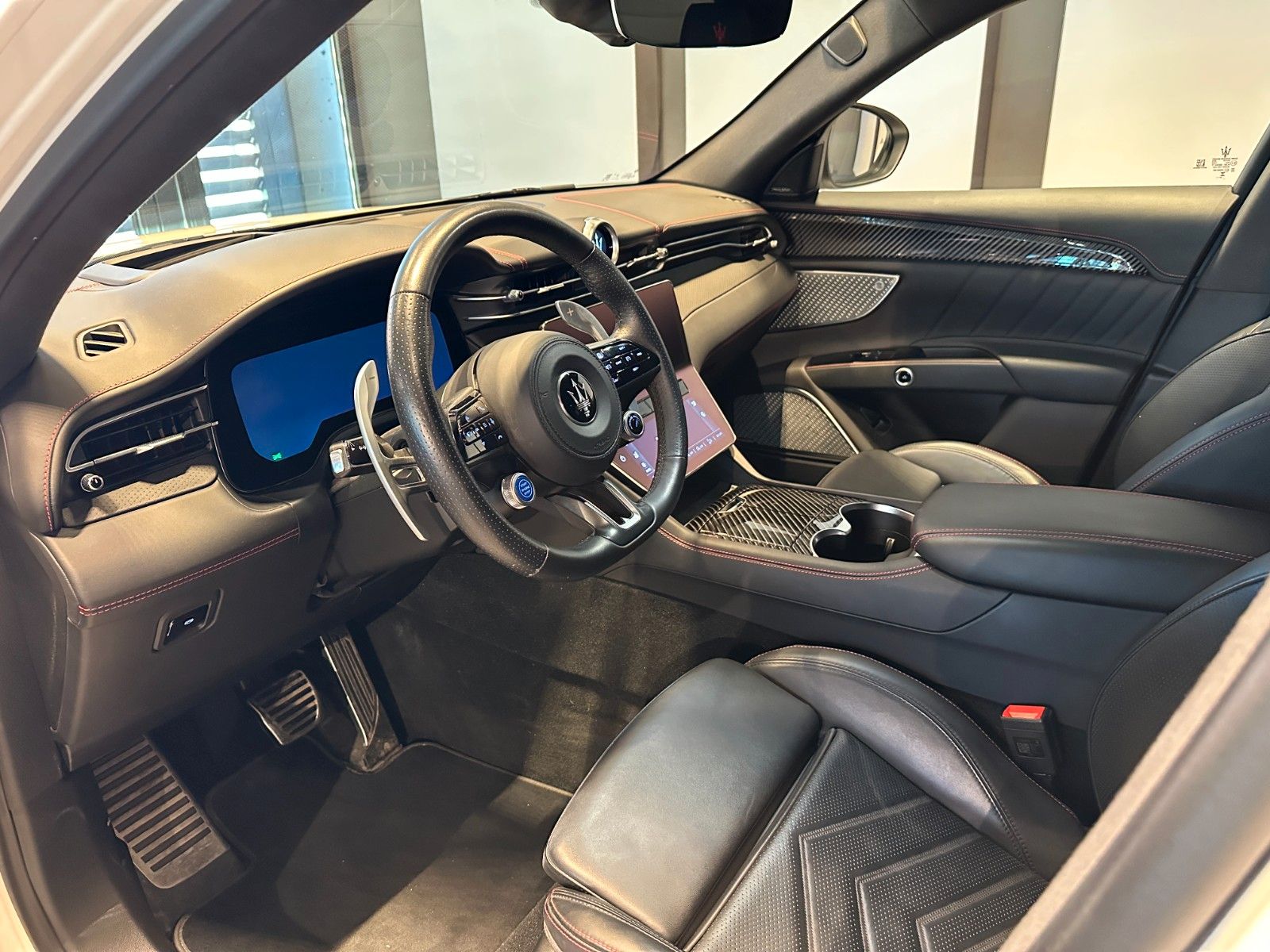 Maserati Grecale 2024 г. Белый, пробег 54100 км