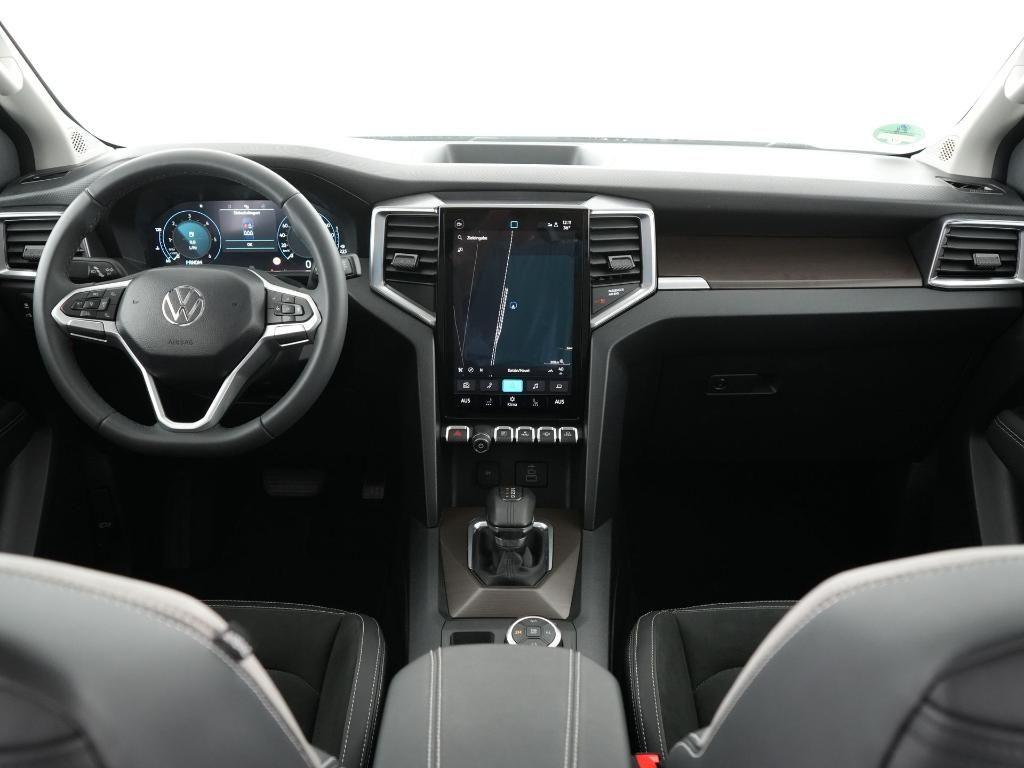 Volkswagen Amarok 2026 г. Чёрный, пробег 9201 км