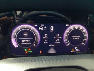 Volkswagen Golf 2025 г. Синий, пробег 25998 км