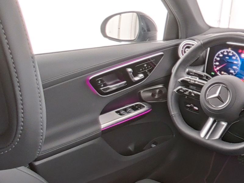 Mercedes-Benz GLC 300 2025 г. Серебристый, пробег 21755 км