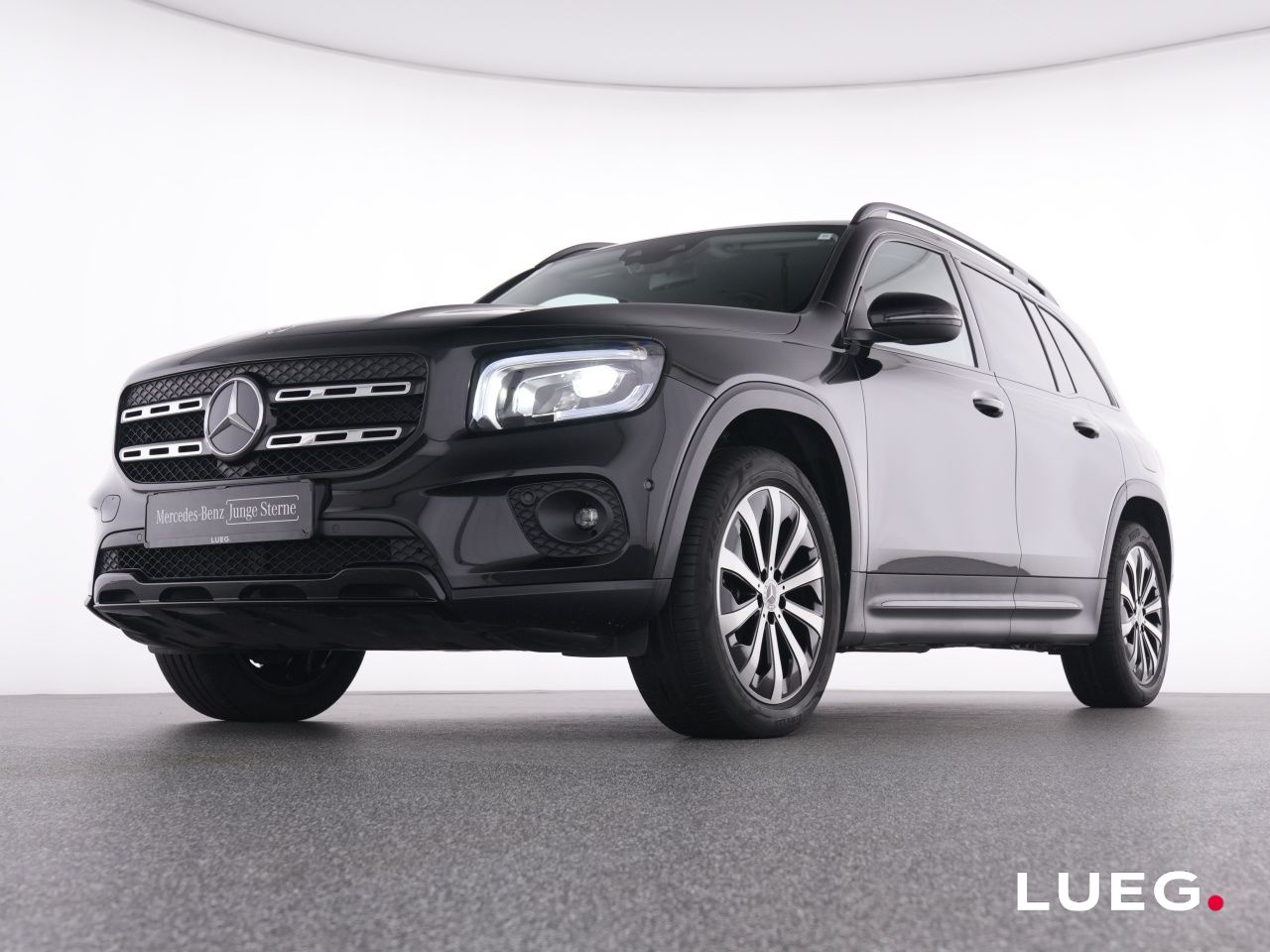 Mercedes-Benz GLB 200 2023 г. Чёрный, пробег 59974 км