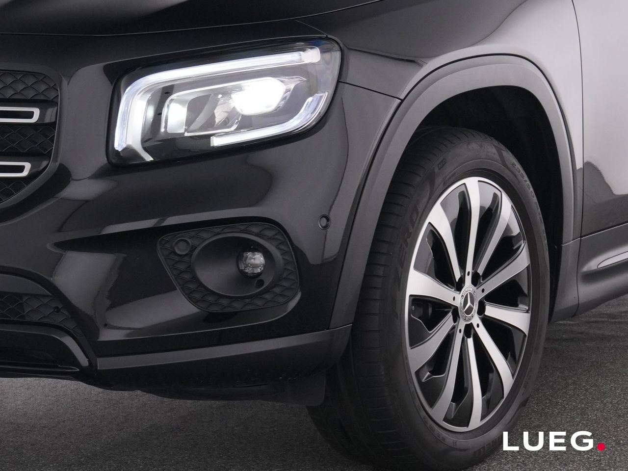 Mercedes-Benz GLB 200 2023 г. Чёрный, пробег 59974 км