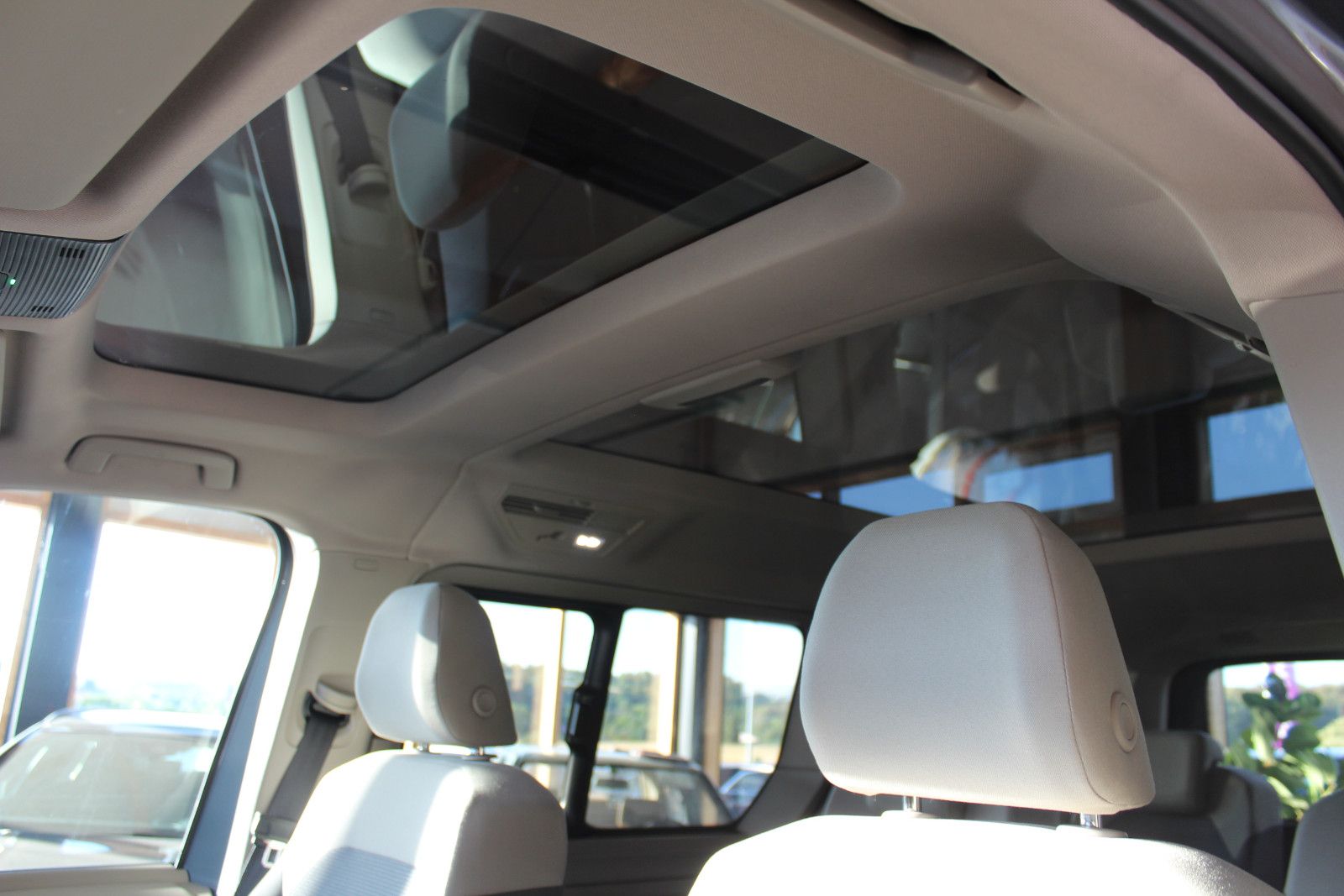 Volkswagen T7 MULTIVAN 2024 г. Серый, пробег 53000 км