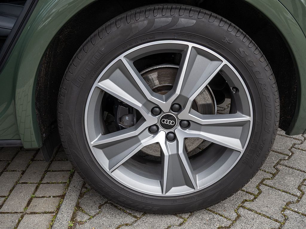 Audi SQ5 2023 г. Зелёный, пробег 52440 км