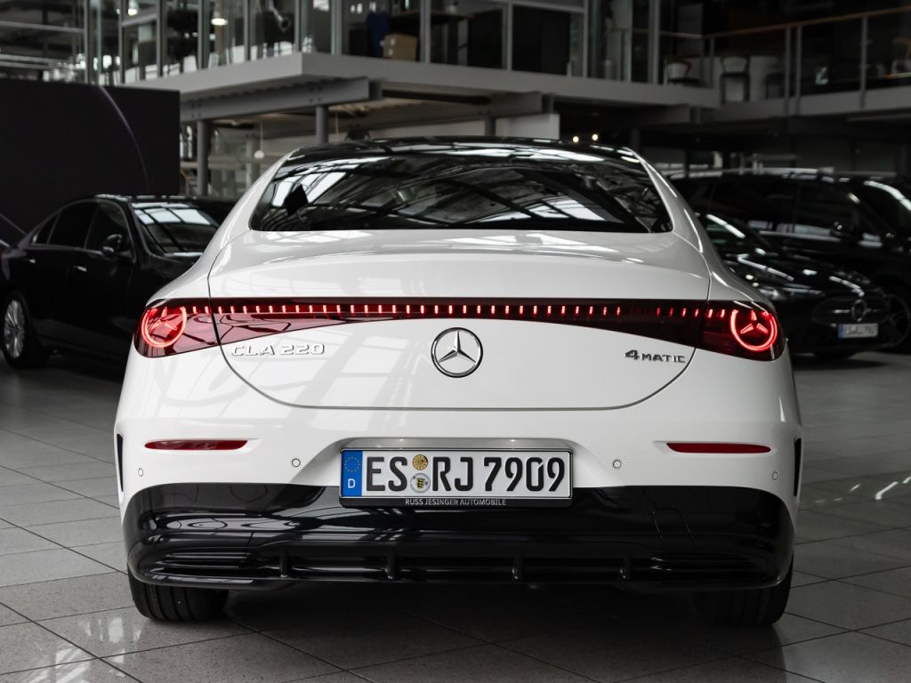 Mercedes-Benz CLA 220 2026 г. Белый, пробег 7500 км