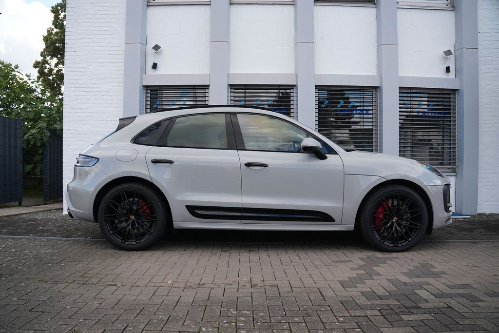 Porsche Macan 2023 г. Серый, пробег 41850 км