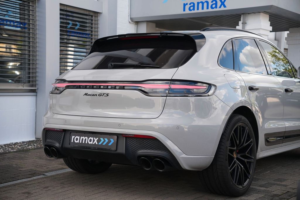 Porsche Macan 2023 г. Серый, пробег 41850 км
