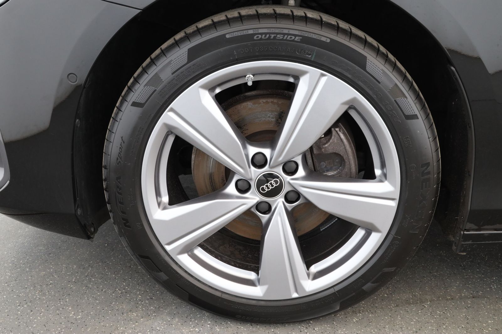 Audi A6 2025 г. Чёрный, пробег 25977 км