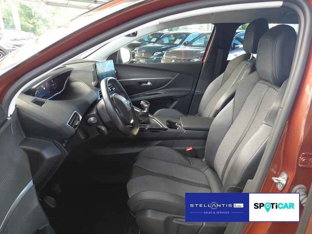 Peugeot 5008 2022 г. Коричневый, пробег 51538 км