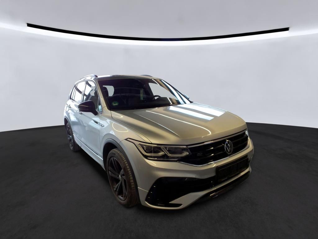 Volkswagen Tiguan 2022 г. Серебристый, пробег 42174 км