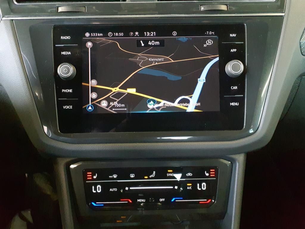 Volkswagen Tiguan 2022 г. Серебристый, пробег 42174 км