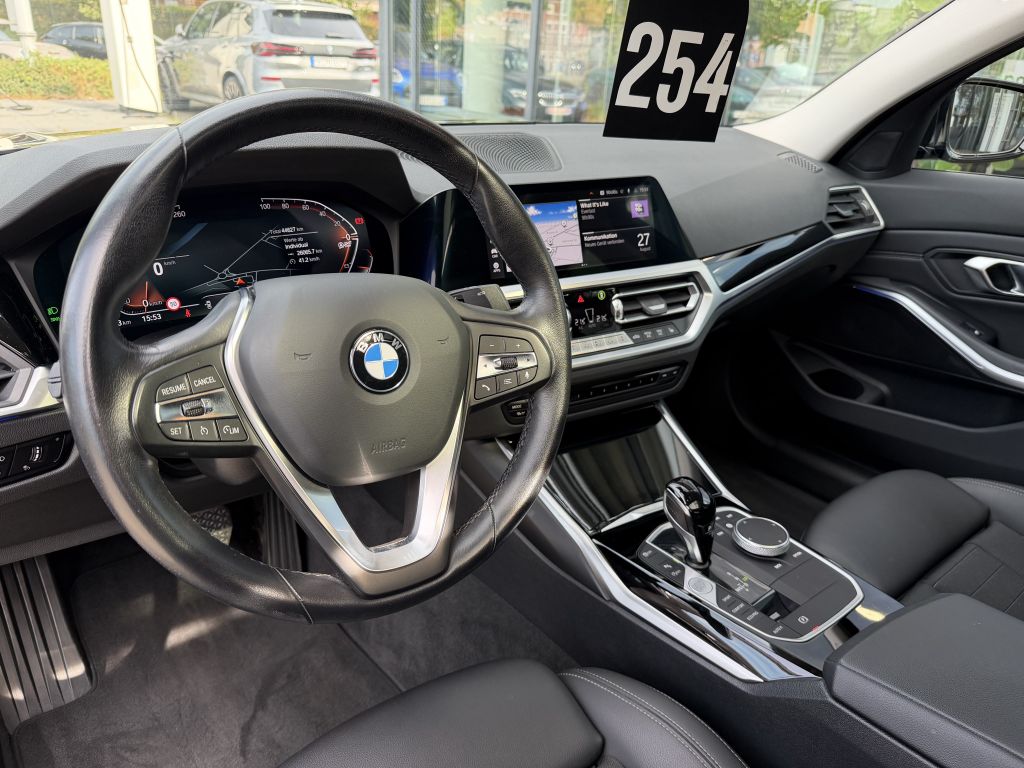 BMW 330 2022 г. Чёрный, пробег 44626 км