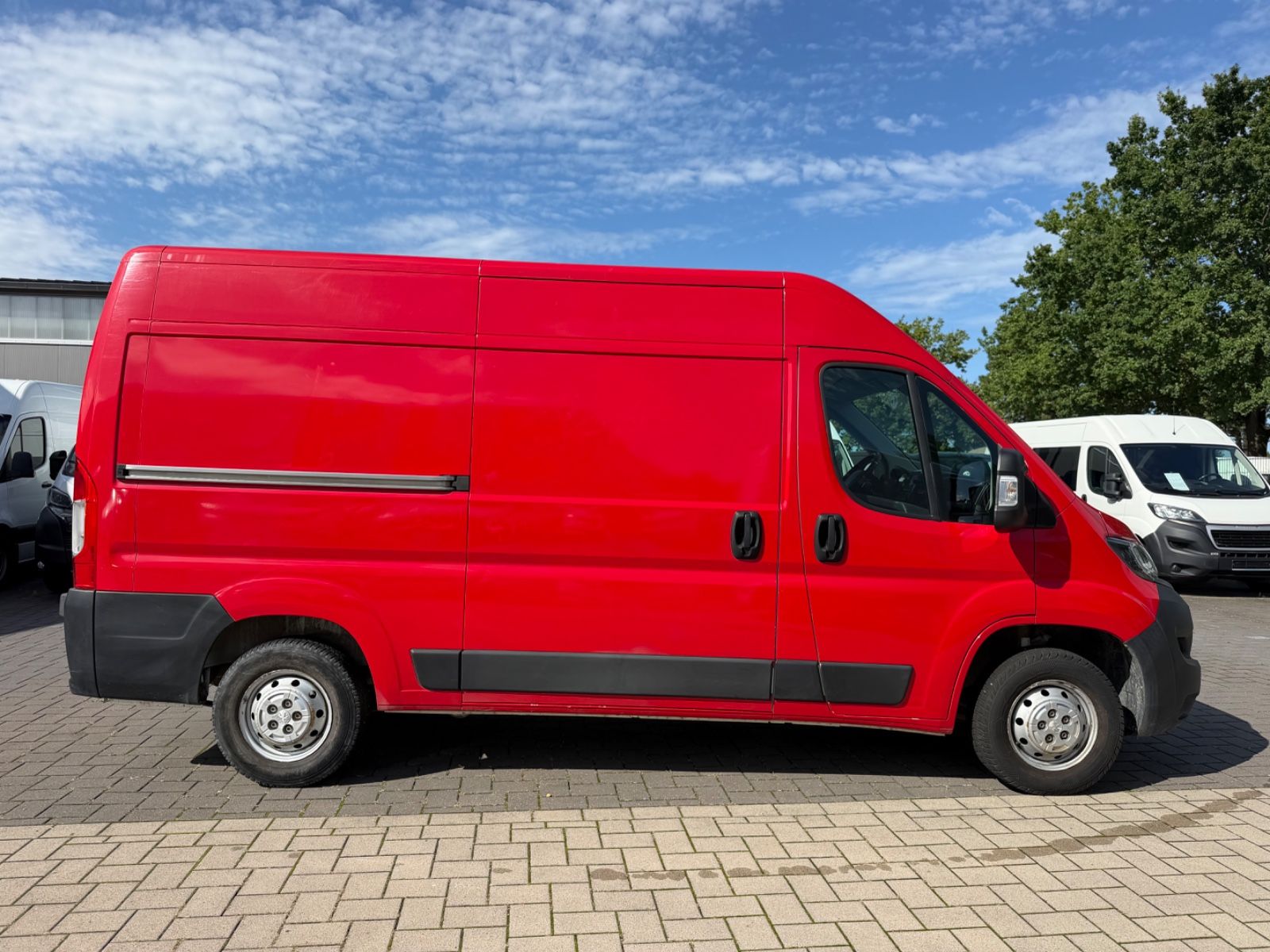 Peugeot BOXER 2021 г. Красный, пробег 43958 км