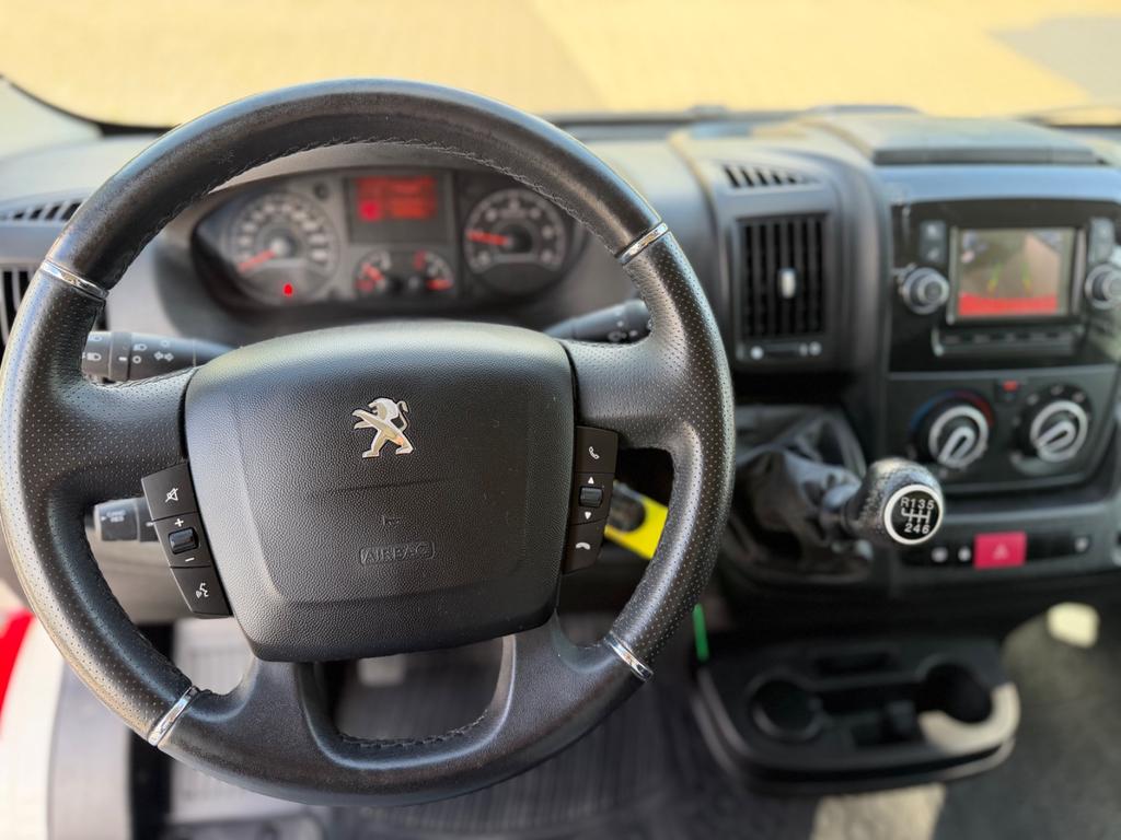 Peugeot BOXER 2021 г. Красный, пробег 43958 км